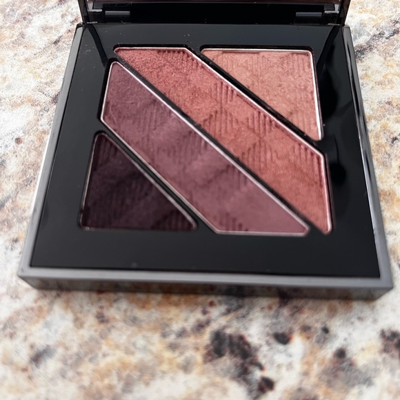 Burberry eyeshadow, quad nude blush #12 - Picture 4 of 4